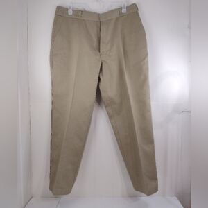 Dickies men's 874 original fit.  Size (42×32)
